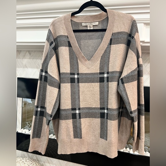 Max Studio Sweaters - Max Studio Plaid Knit V-Neck Fall Sweater in Tan and Black Size 2X